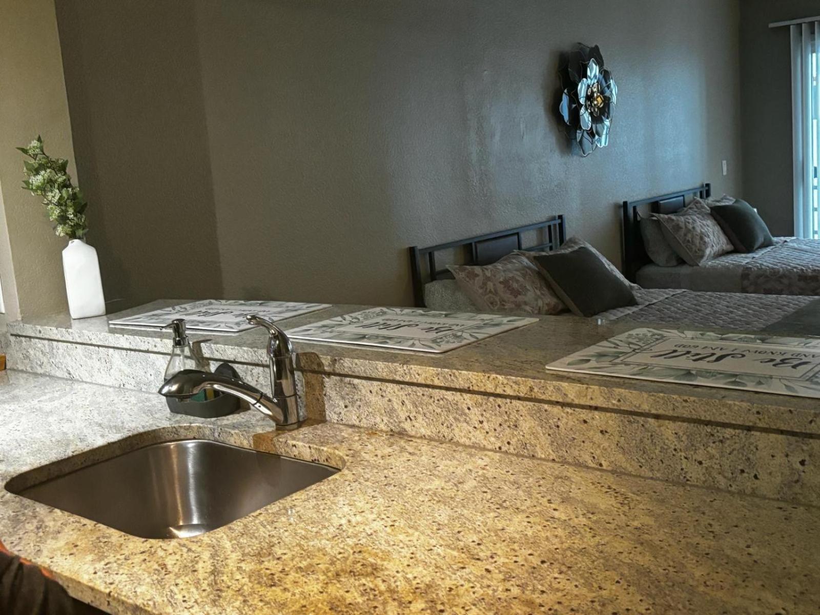 Sweet Studios Universal Loft Free Parking And Wifi Los Angeles Bagian luar foto