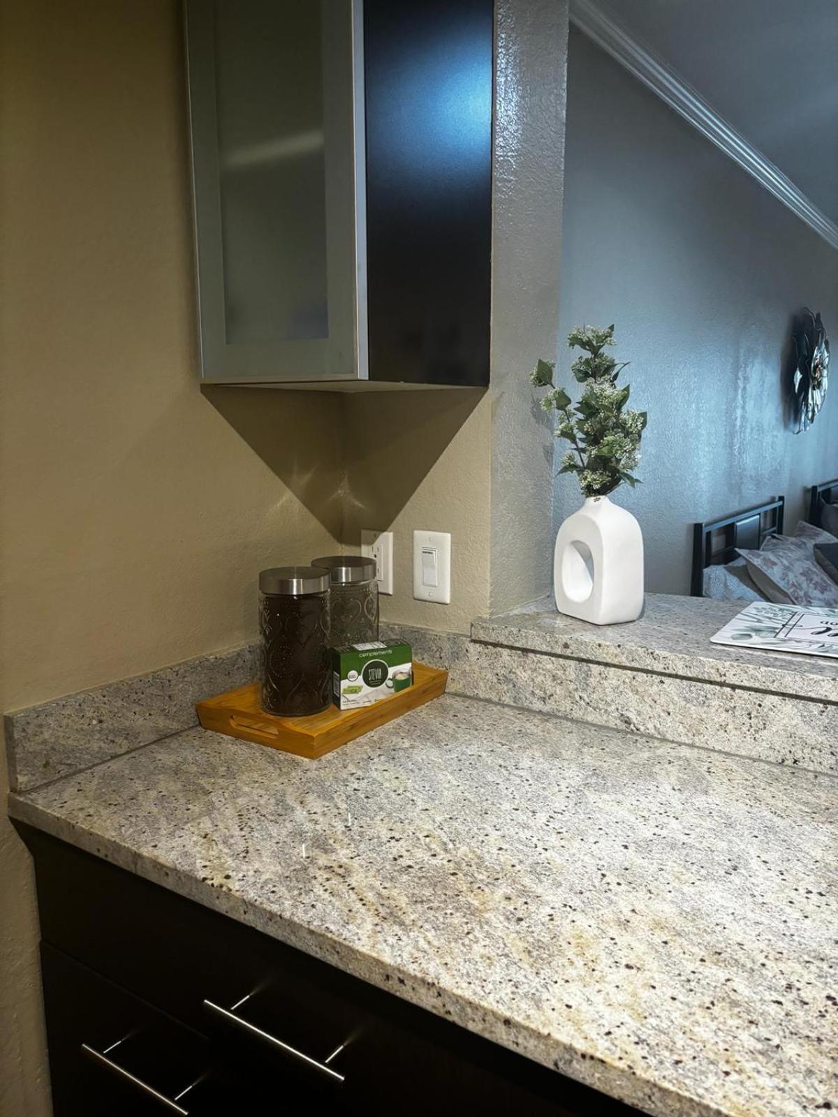 Sweet Studios Universal Loft Free Parking And Wifi Los Angeles Bagian luar foto